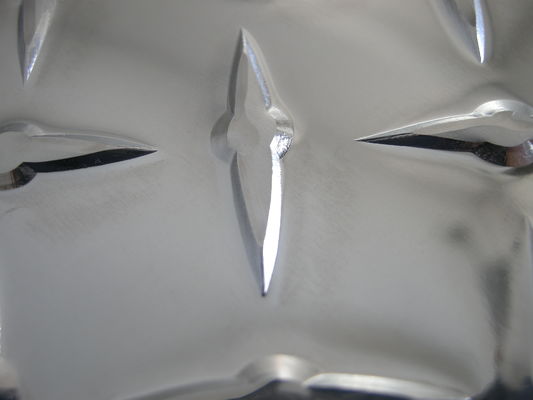다이아몬드 자동차 지면을 꾸미기를 위한 알루미늄 검수원 판 장